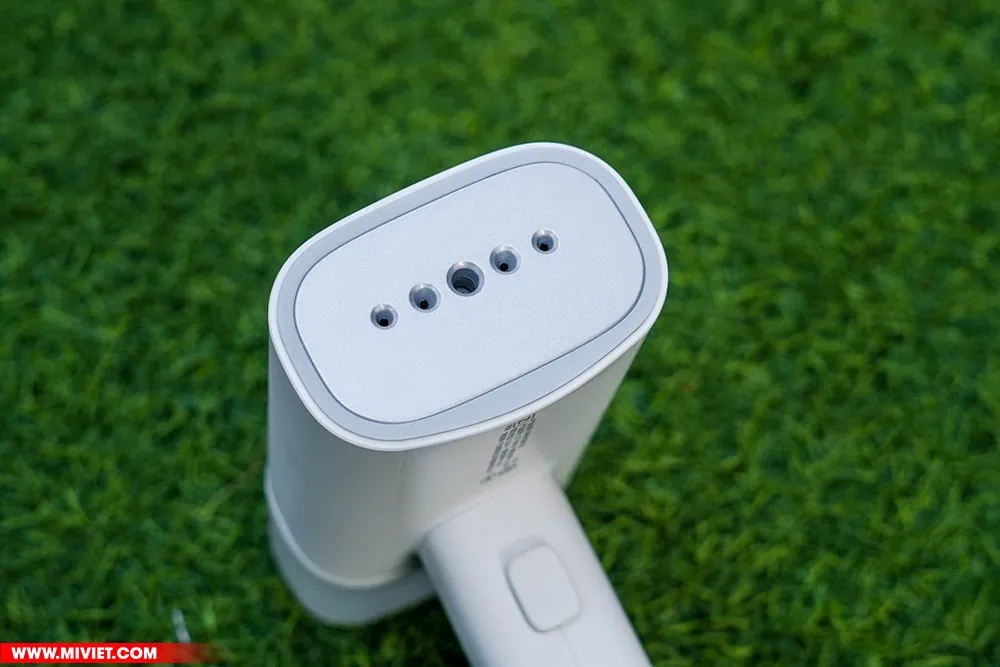 Bàn ủi hơi nước Xiaomi Hand-held Steam Brush GT–306LW 7 lỗ thoát hơi thiết kế to dần về phía trung tâm