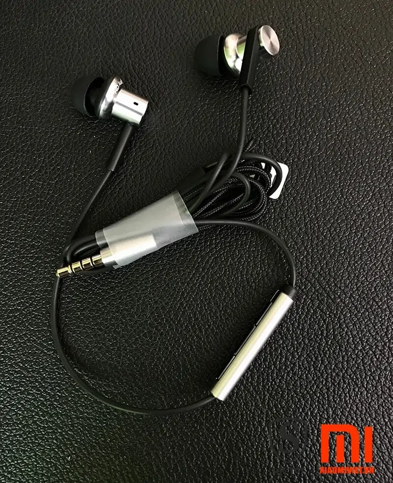 Tai Nghe Xiaomi Piston Iron 4.0 (HD Audio)