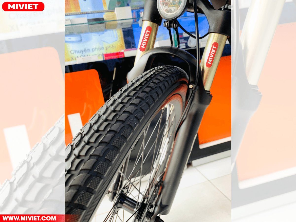 Luôn kiểm tra bánh xe có bị non hơi không Luôn kiểm tra bánh xe có bị non hơi không