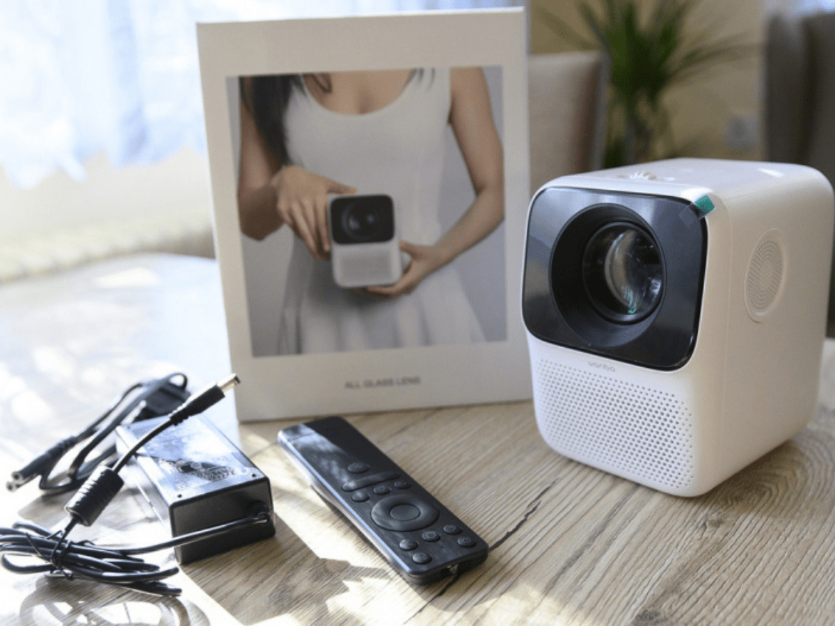 Có nên mua máy chiếu mini không? Review top 6 máy chiếu mini tốt nhất