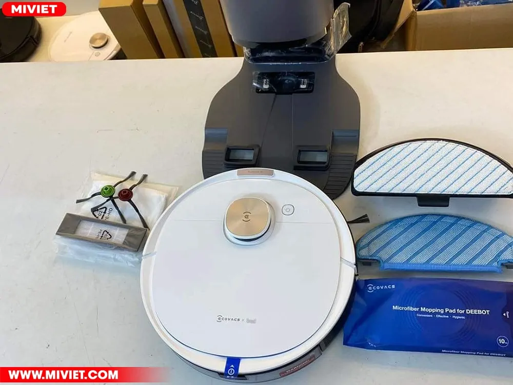 Bộ sản phẩm đầy đủ Robot hút bụi lau nhà Ecovacs Deebot Ozmo T8 Max Plus