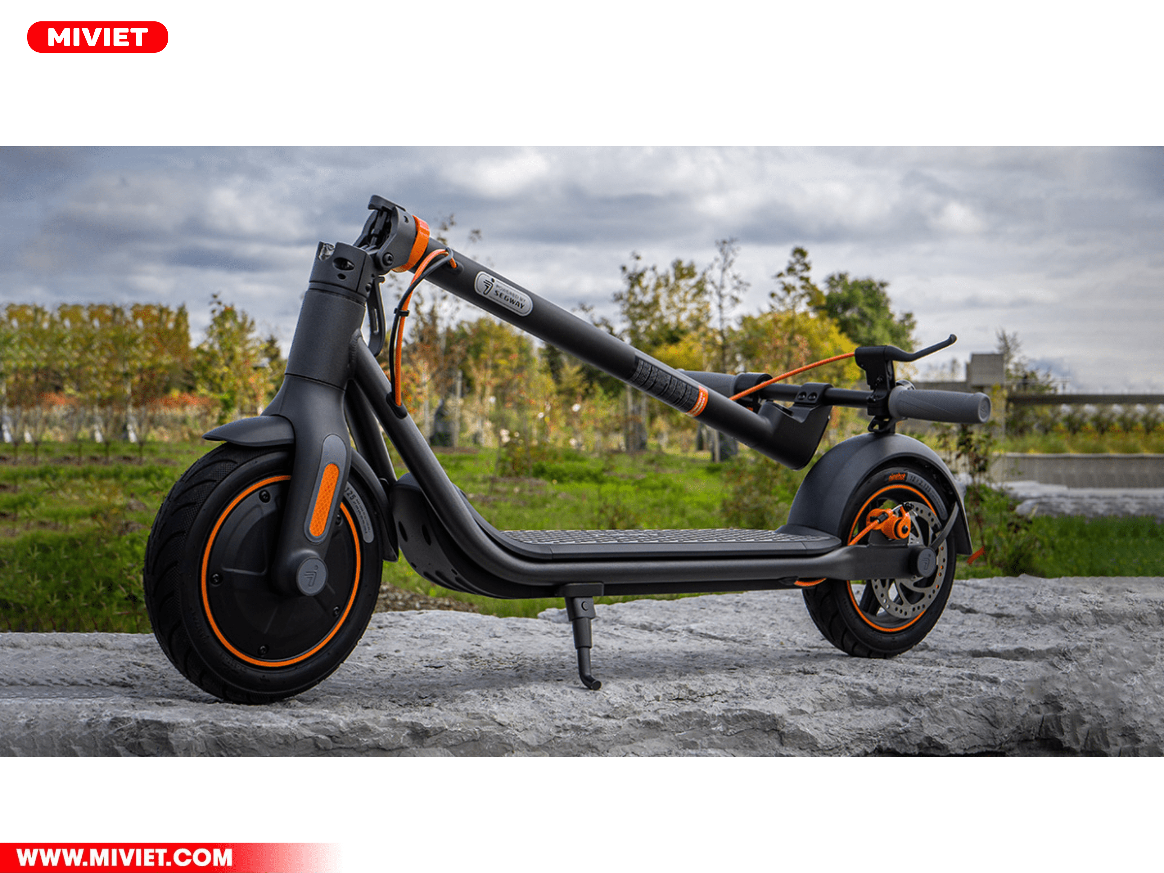 Xe điện Xiaomi Ninebot Kickscooter F40 thiết kế nhỏ gọn