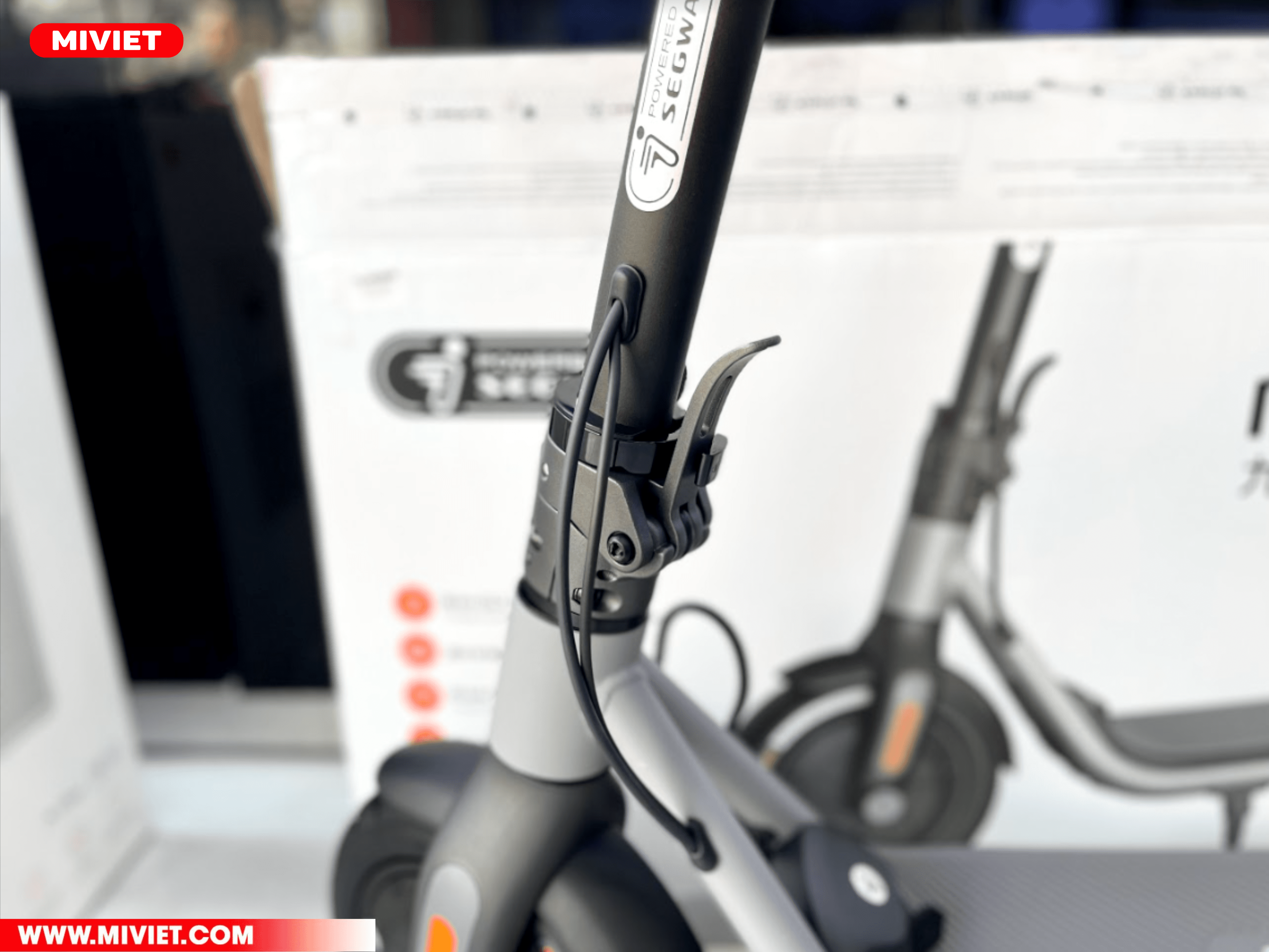 Xe điện Kickscooter Ninebot D18W