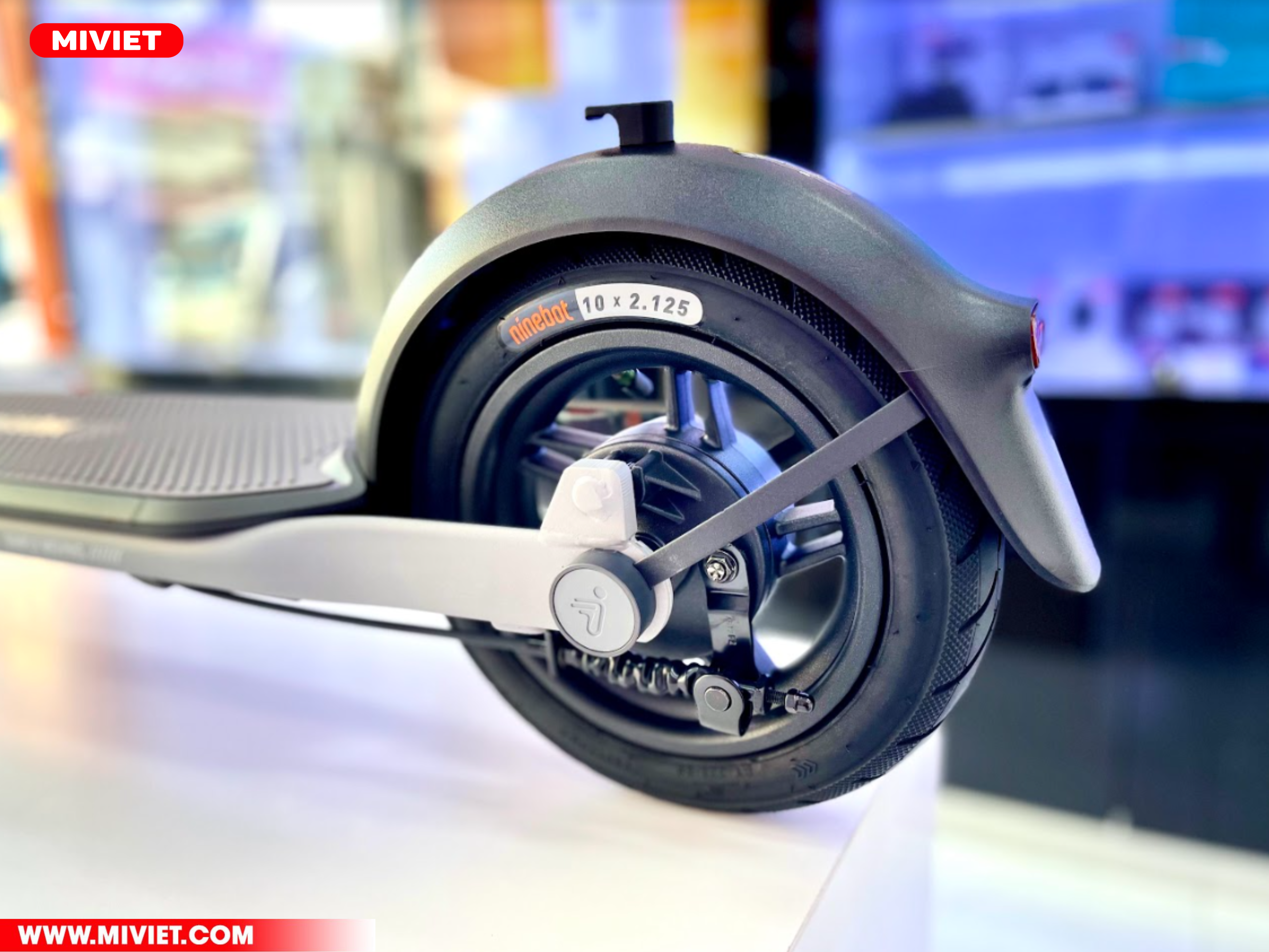 Xe điện Kickscooter Ninebot D18W