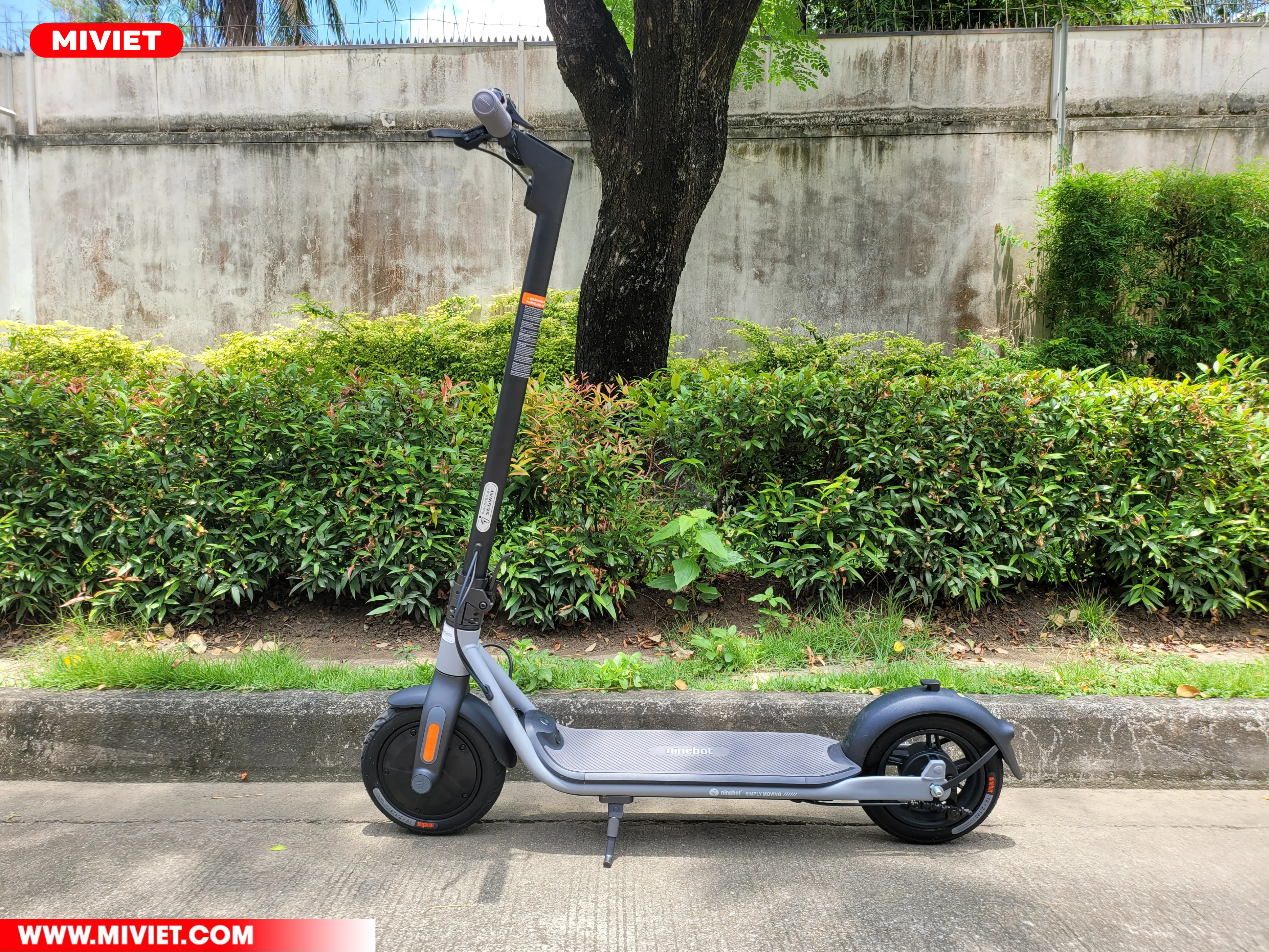 Xe điện Kickscooter Ninebot D18W Khả năng chống nước chuẩn IPX7