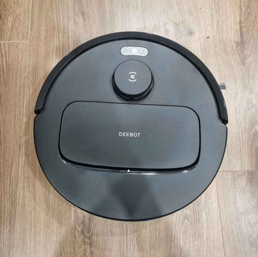Các nút nhấn điều khiển của robot hút bụi Ecovacs N30 Pro Omni