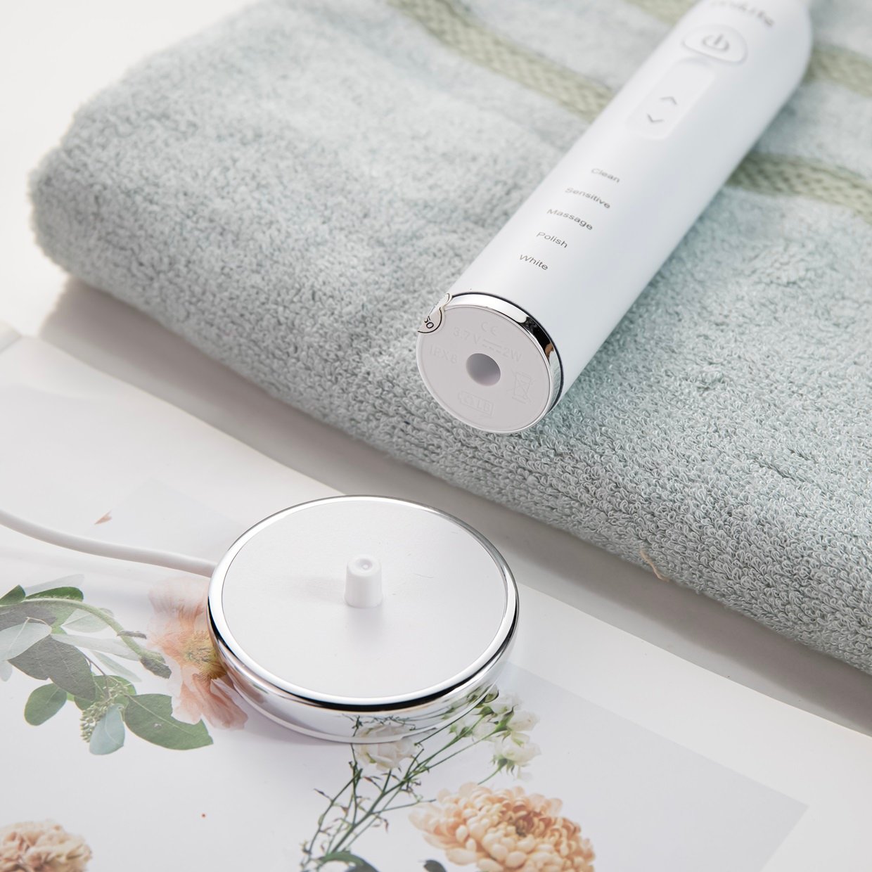 Bàn chải điện miLife tích hợp máy rửa mặt đế cắm bàn chải